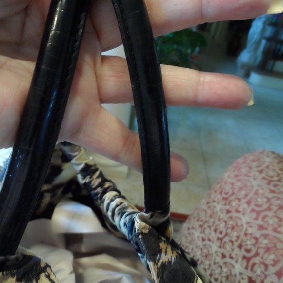 Red Valentino Leopard Print Beige/Black Tote Bag w/Leather Trim - Picture 9 of 16